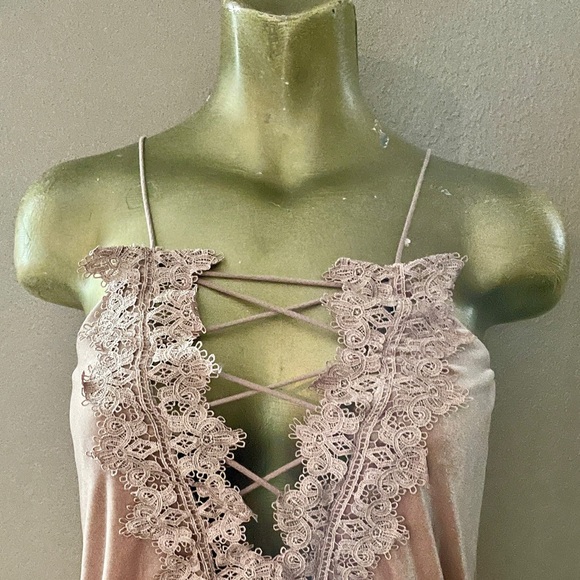 DO+BE Chic Champagne Velvet LACE-UP Cami TOP Medium - Picture 13 of 13